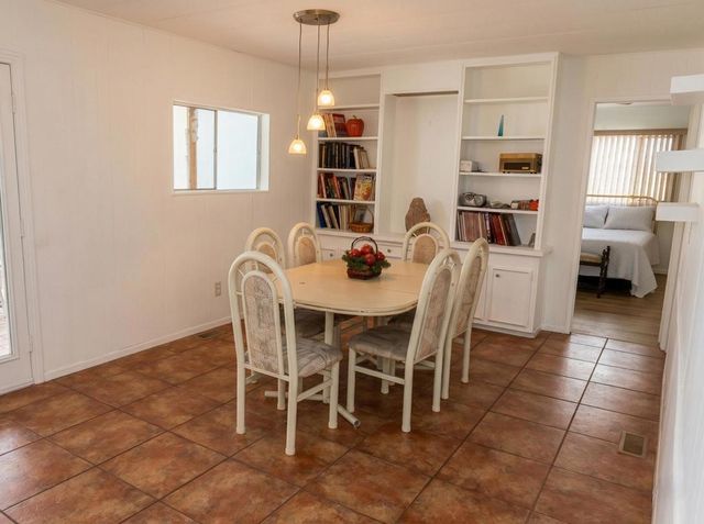 141 Calle Arriba, Palm Springs, CA 92264