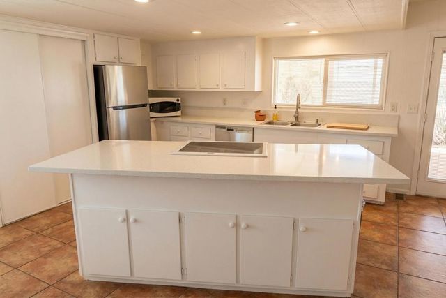 141 Calle Arriba, Palm Springs, CA 92264