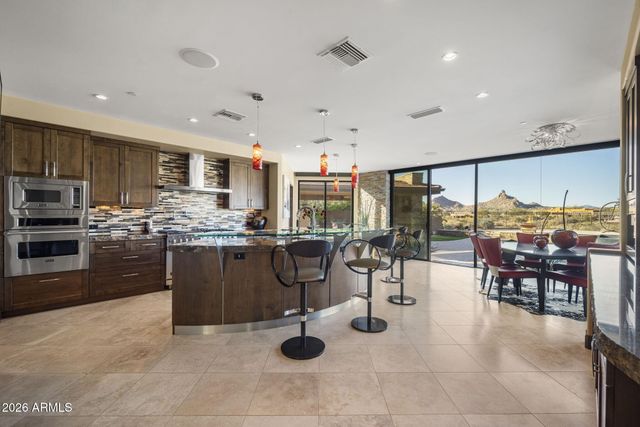 10570 E Pinnacle Peak Road, Scottsdale, AZ 85255