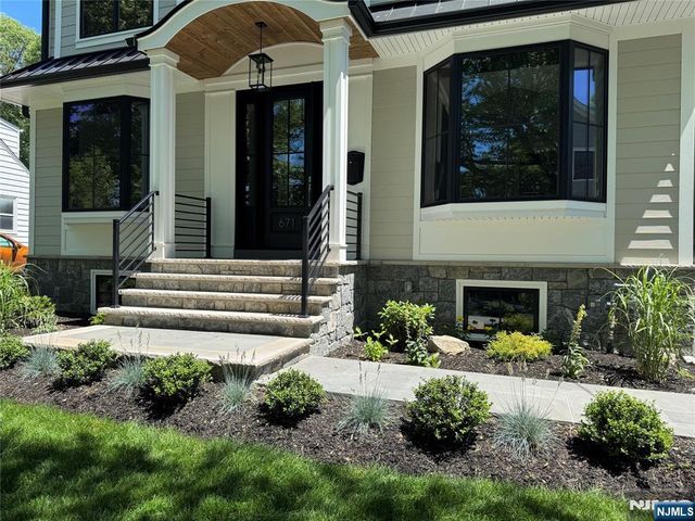 671 Delaware Avenue, Ridgewood, NJ 07450