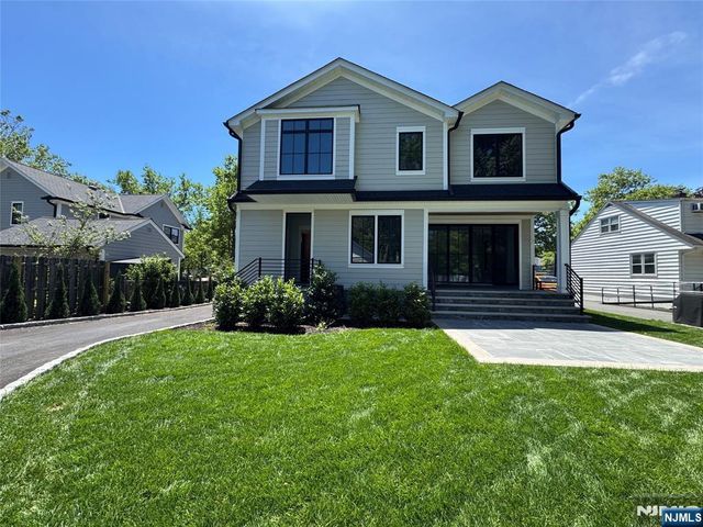 671 Delaware Avenue, Ridgewood, NJ 07450