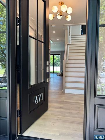 671 Delaware Avenue, Ridgewood, NJ 07450