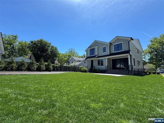 671 Delaware Avenue, Ridgewood, NJ 07450