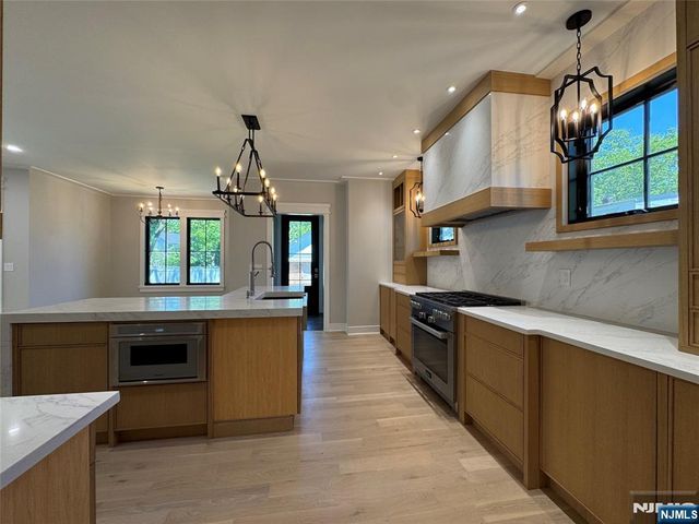 671 Delaware Avenue, Ridgewood, NJ 07450