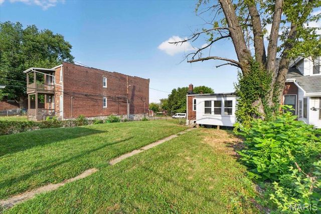 5216 Morganford Road, St Louis, MO 63116