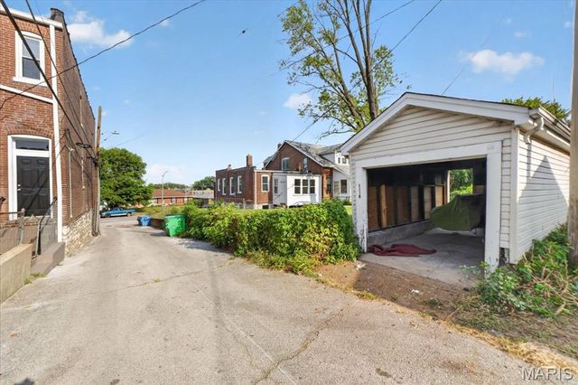 5216 Morganford Road, St Louis, MO 63116