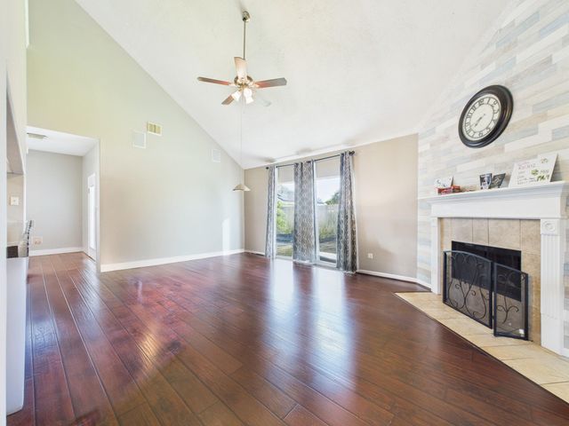 1484 Allison Street, Alvin, TX 77511