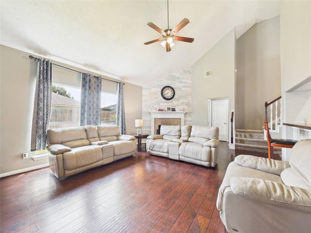 1484 Allison Street, Alvin, TX 77511