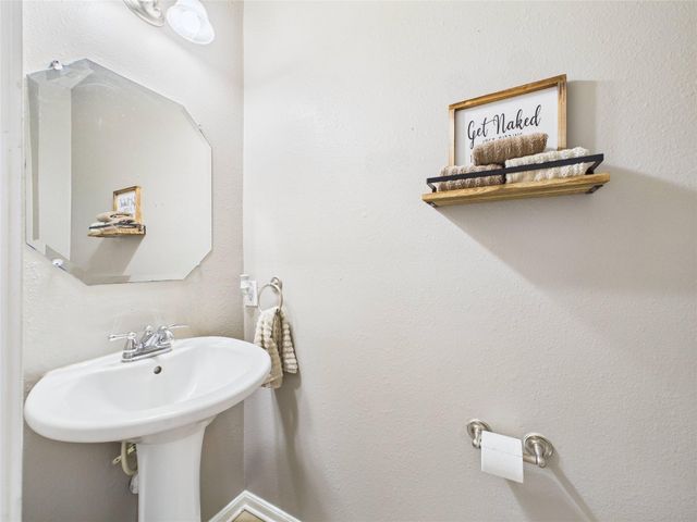 1484 Allison Street, Alvin, TX 77511