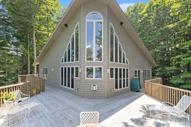 6308 N Jebavy Drive, Ludington, MI 49431