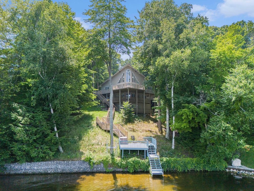 6308 N Jebavy Drive, Ludington, MI 49431