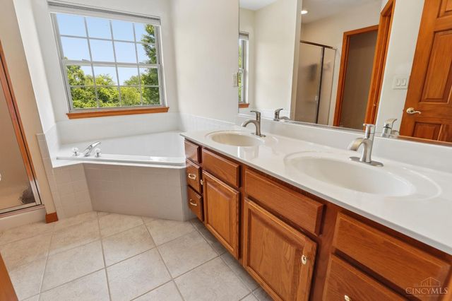 8046 Logan Ridge Drive, West Chester, OH 45069