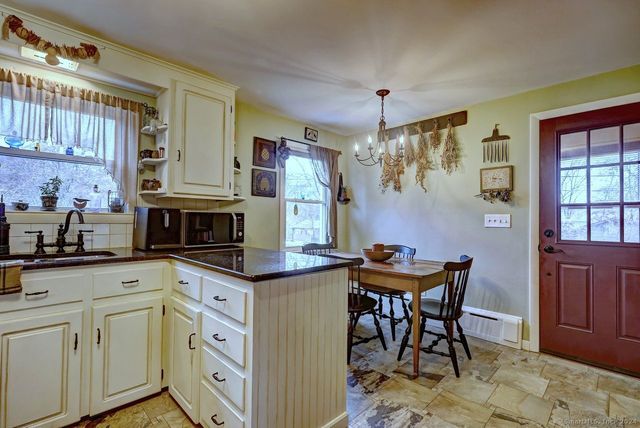 15 Walter Road, Seymour, CT 06483