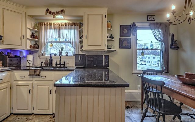 15 Walter Road, Seymour, CT 06483