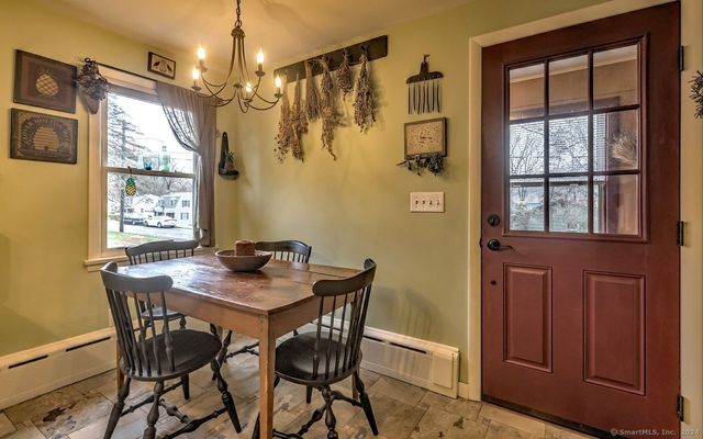 15 Walter Road, Seymour, CT 06483