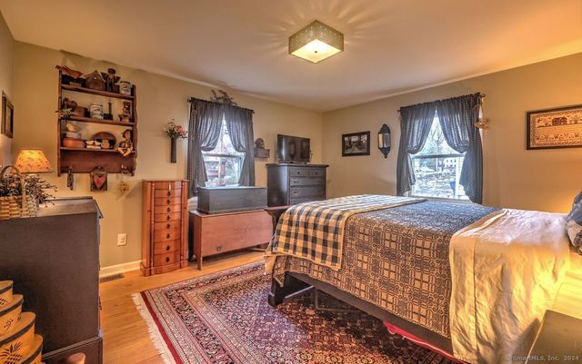 15 Walter Road, Seymour, CT 06483