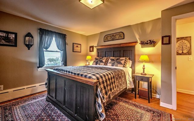 15 Walter Road, Seymour, CT 06483