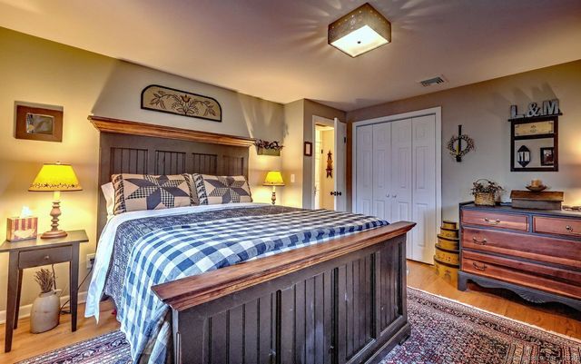 15 Walter Road, Seymour, CT 06483