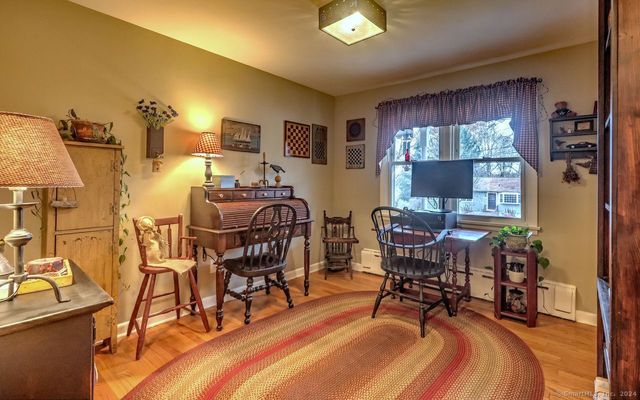 15 Walter Road, Seymour, CT 06483