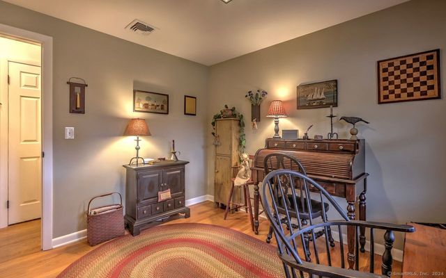 15 Walter Road, Seymour, CT 06483