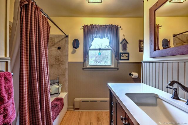 15 Walter Road, Seymour, CT 06483