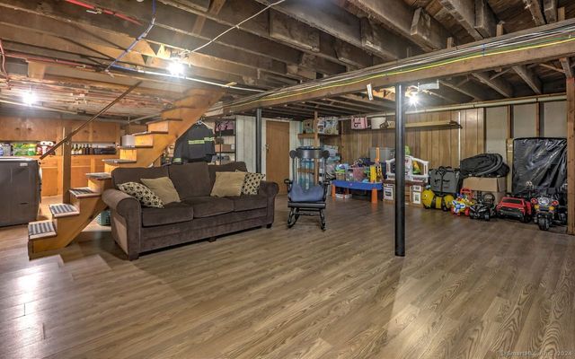 15 Walter Road, Seymour, CT 06483
