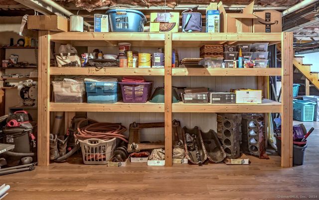 15 Walter Road, Seymour, CT 06483