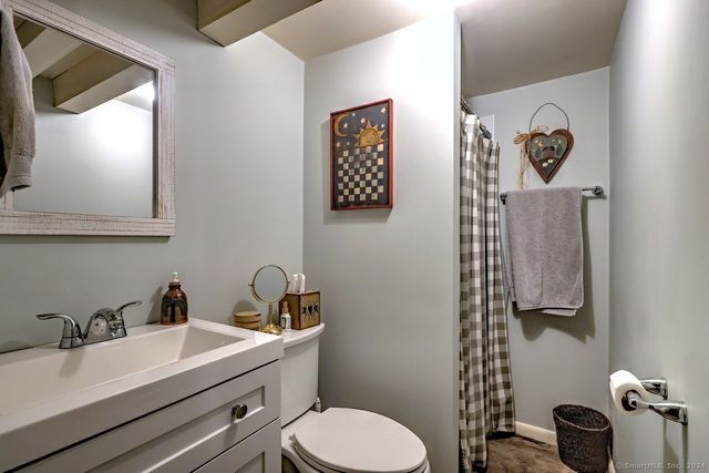 15 Walter Road, Seymour, CT 06483