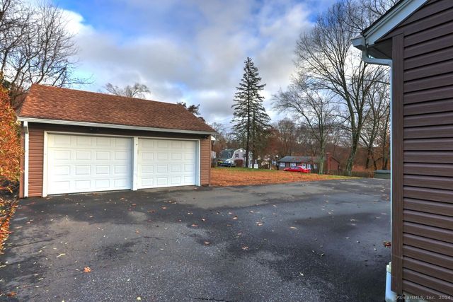 15 Walter Road, Seymour, CT 06483