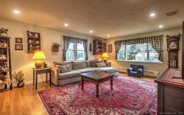 15 Walter Road, Seymour, CT 06483
