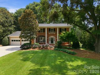 710 37th Avenue NE, Hickory, NC 28601
