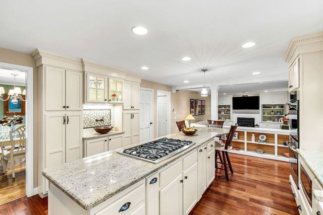 46 Veronica Drive, Bedford, NH 03110