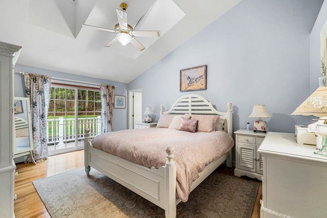 46 Veronica Drive, Bedford, NH 03110
