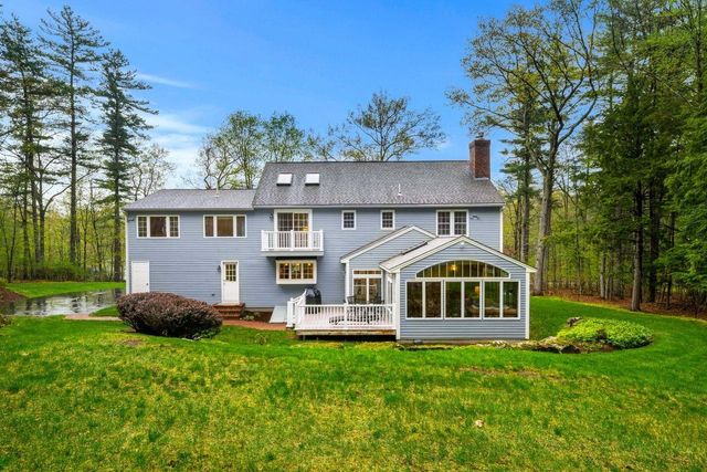 46 Veronica Drive, Bedford, NH 03110