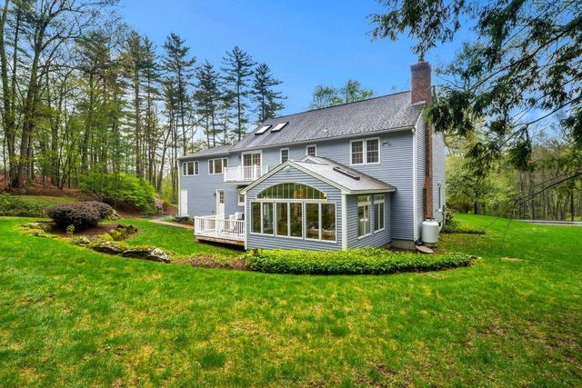 46 Veronica Drive, Bedford, NH 03110