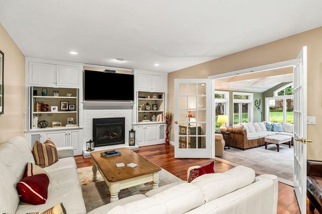 46 Veronica Drive, Bedford, NH 03110