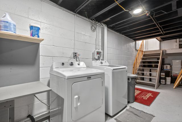 320 Chalmers Street, Geneva, IL 60134