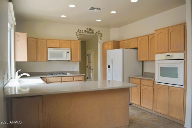 2714 KNOLLRIDGE Drive, Sierra Vista, AZ 85650