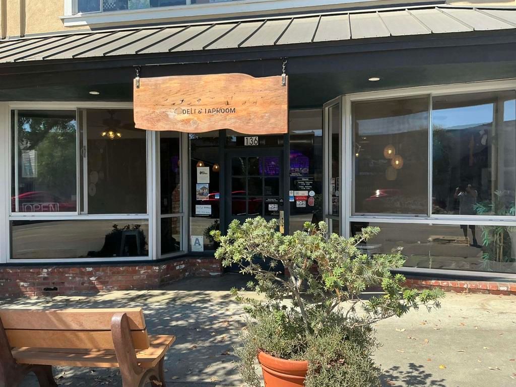 136 N Main Avenue N, Fallbrook, CA 92028 — exterior