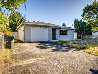 5921 Se MALDEN St, Portland, OR 97206