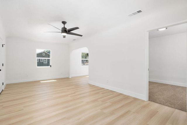 735 N Hughes Avenue, Fresno, CA 93728