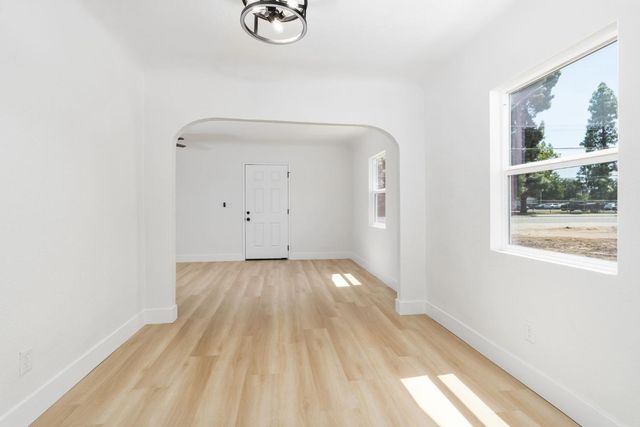 735 N Hughes Avenue, Fresno, CA 93728