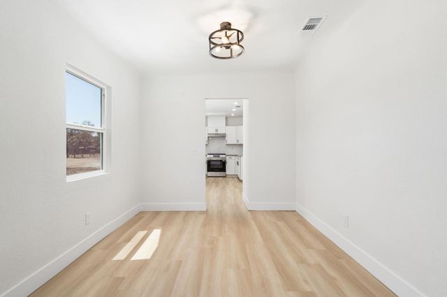 735 N Hughes Avenue, Fresno, CA 93728