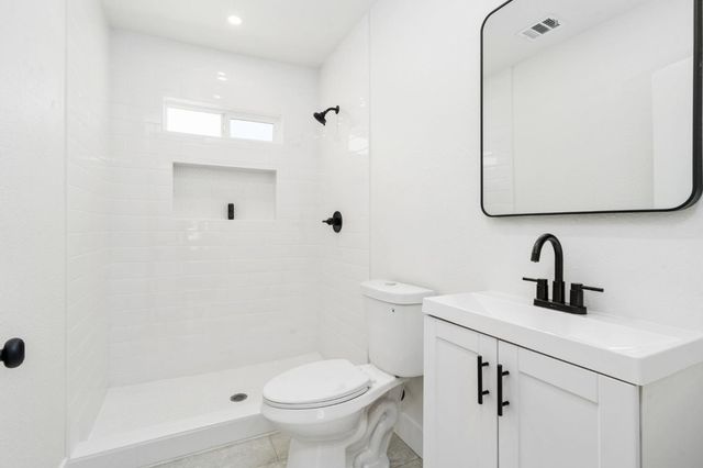 735 N Hughes Avenue, Fresno, CA 93728