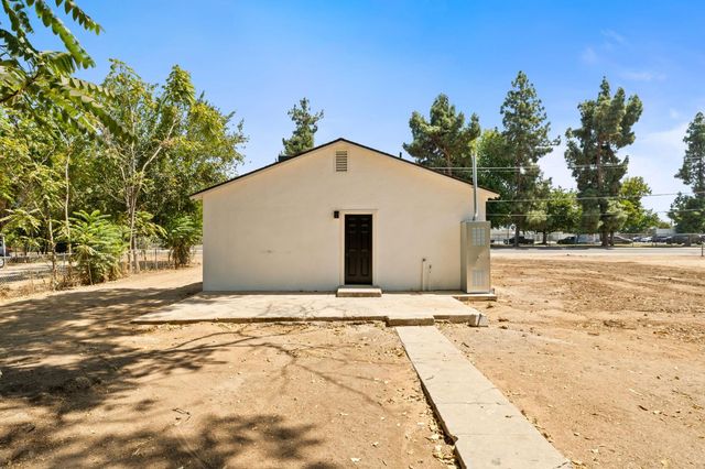 735 N Hughes Avenue, Fresno, CA 93728