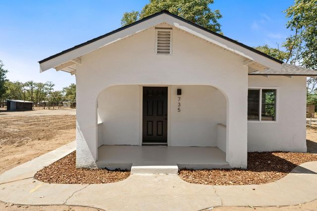 735 N Hughes Avenue, Fresno, CA 93728