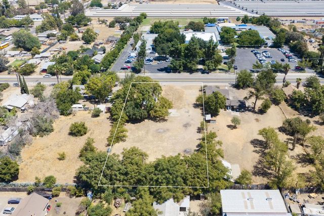 735 N Hughes Avenue, Fresno, CA 93728