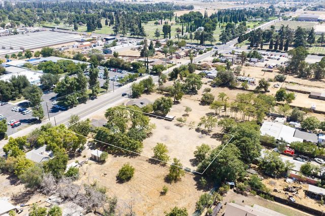 735 N Hughes Avenue, Fresno, CA 93728