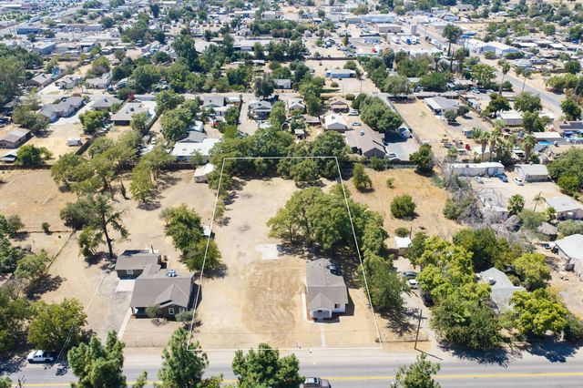 735 N Hughes Avenue, Fresno, CA 93728