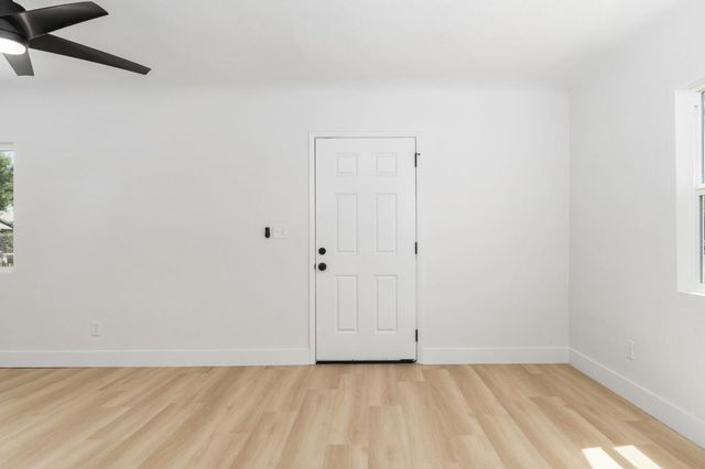 735 N Hughes Avenue, Fresno, CA 93728